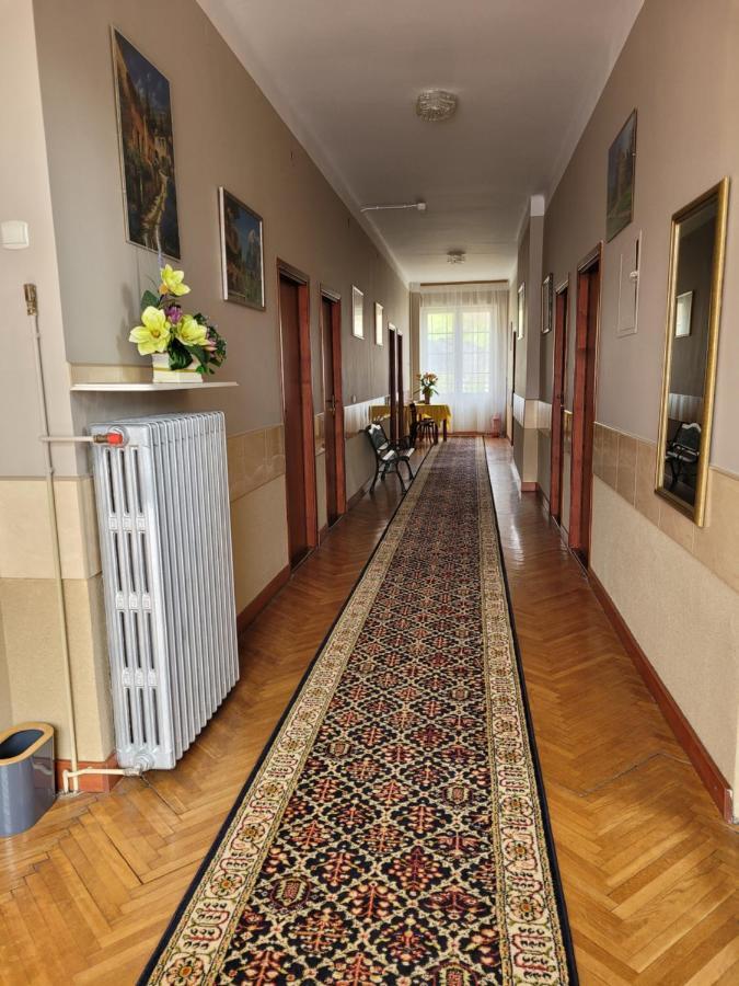 Zajazd Meran Krynica-Zdrój Exteriör bild